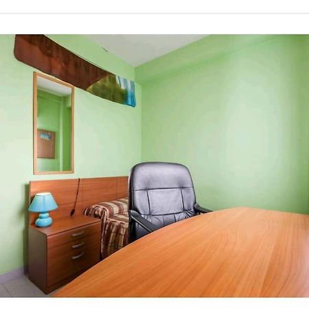 סביליה Piso Con Buena Red Wiffi Fibra Optica Alquiler De Habitaciones מראה חיצוני תמונה