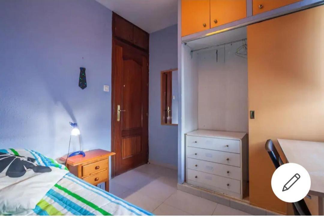 סביליה Piso Con Buena Red Wiffi Fibra Optica Alquiler De Habitaciones מראה חיצוני תמונה